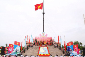 Lễ thượng cờ thống nhất non sông được tổ chức ngắn gọn, thiêng liêng