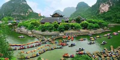 Mua Vé Tràng An Online: Kết Hợp Khám Phá Làng Hương Quảng Phú Cầu