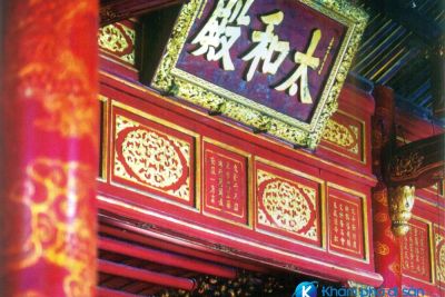 Kho tàng vô giá với hệ thống thơ văn trên kiến trúc cung đình Huế