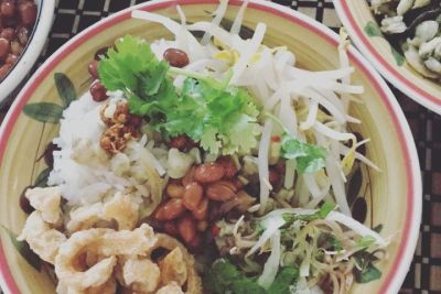 [Huế] Top 10 món ăn vỉa hè ngon nức tiếng không thể không thử khi đến khám phá Cố đô Huế