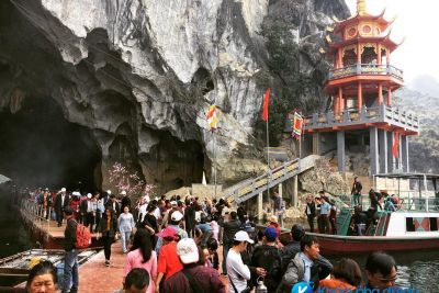 [Hòa Bình] Độc đáo điểm du lịch Động Thác Bờ