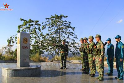 Thiêng liêng cột mốc chủ quyền ba biên tại ngã 3 Đông Dương