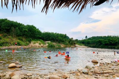 [Huế] “Giải nhiệt mùa hè” tại điểm du lịch Hầm Heo (Thượng nguồn Ô Lâu)