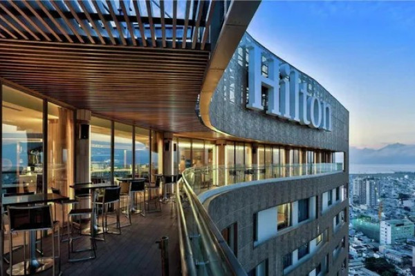 Tận hưởng kỳ nghỉ dưỡng trong mơ với top khách sạn sang trọng tại Đà Nẵng