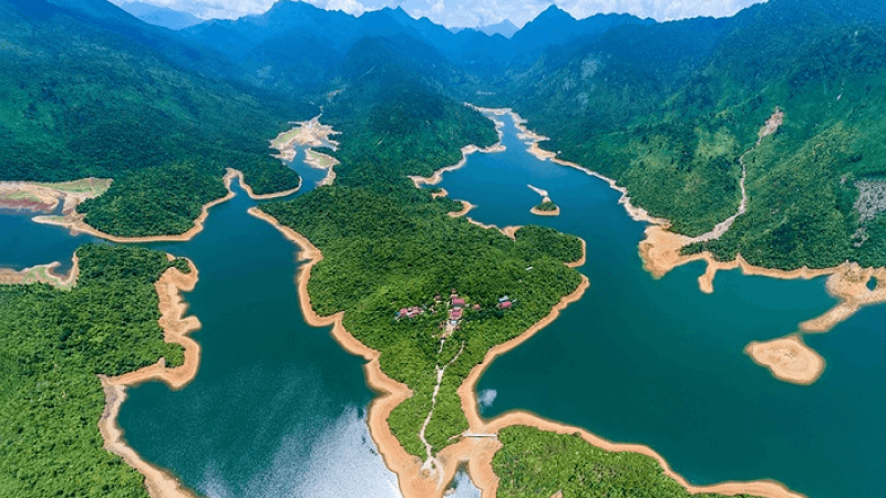 [Huế] Hồ Truồi: Chốn bồng lai tiên cảnh ẩn mình dưới chân núi Bạch Mã