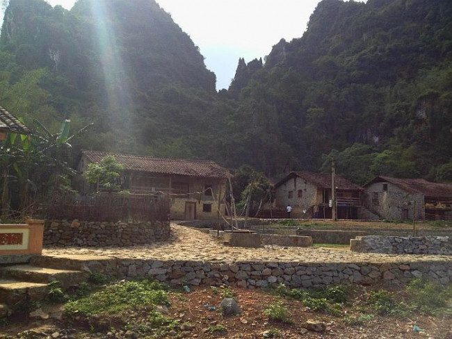 Độc đáo với ngôi làng “đá” Khuổi Kỵ ở Cao Bằng