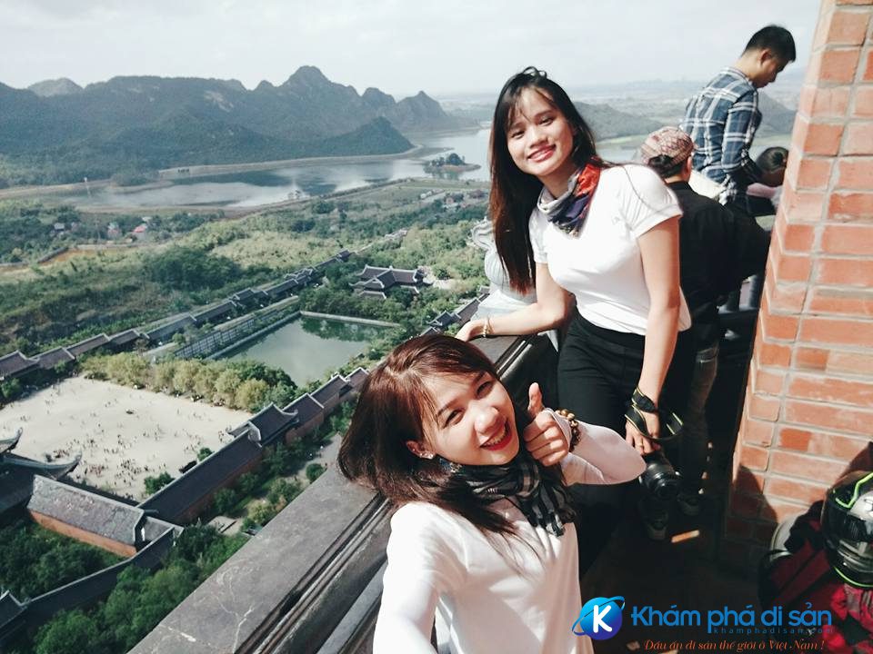 Xuýt xoa ngưỡng mộ 2 cô gái phượt xuyên Việt Sài Gòn – Hà Nội chỉ trong 40 tiếng !!!