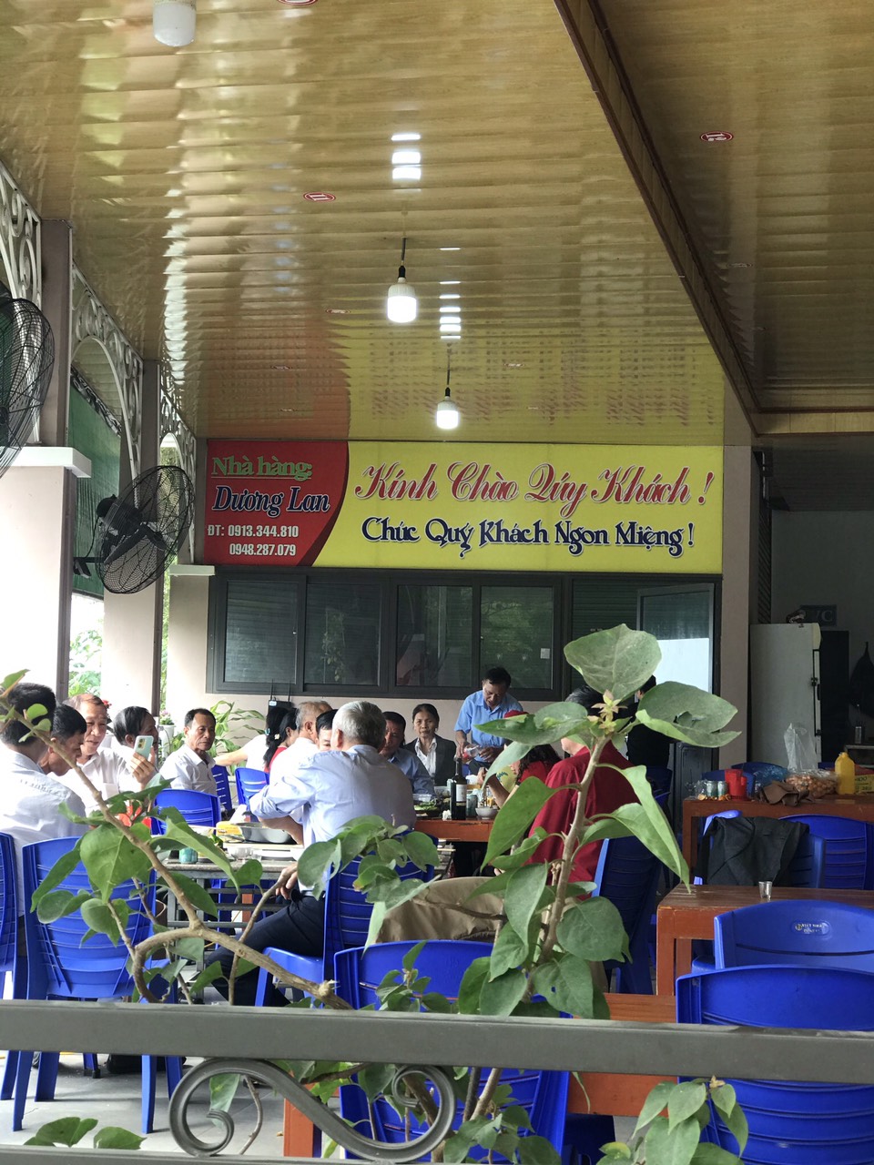 Nhà hàng Dương Lan – Hồ Núi Cốc