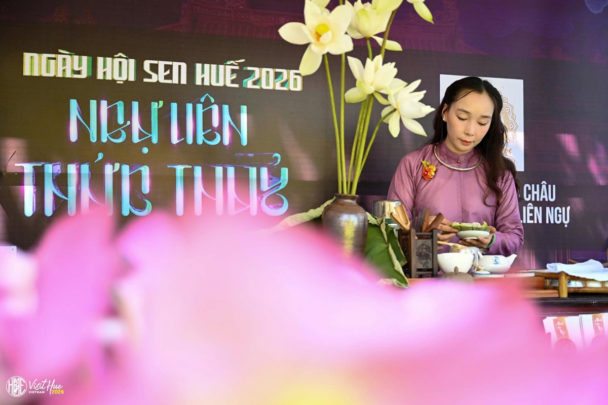 Đêm huyền ảo tại Ngày Hội Sen Huế với “Thức Thủy Show” đánh thức mọi giác quan