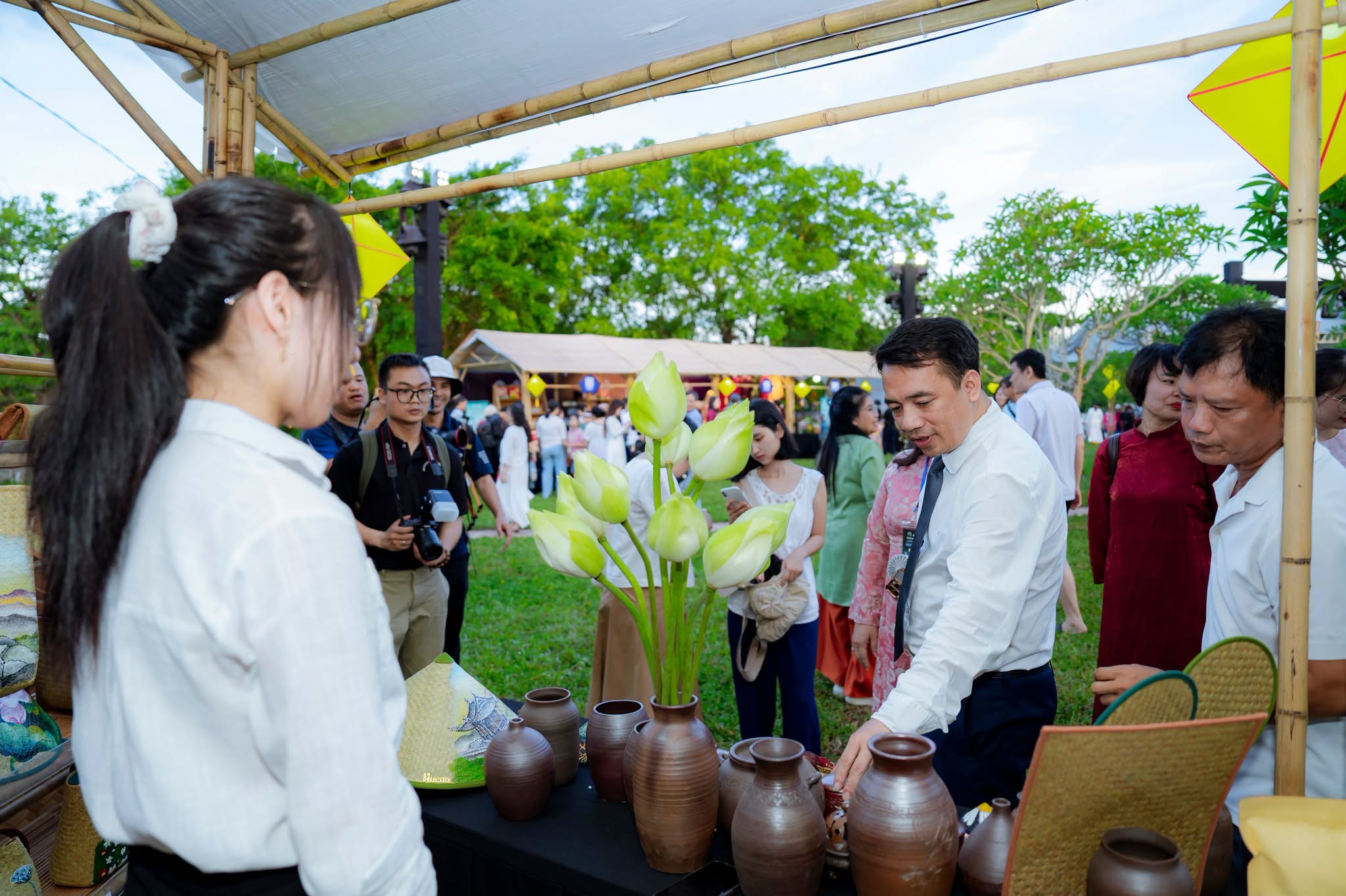 Đêm huyền ảo tại “Thức Thủy Show” đánh thức mọi giác quan cùng Ngày Hội Sen Huế