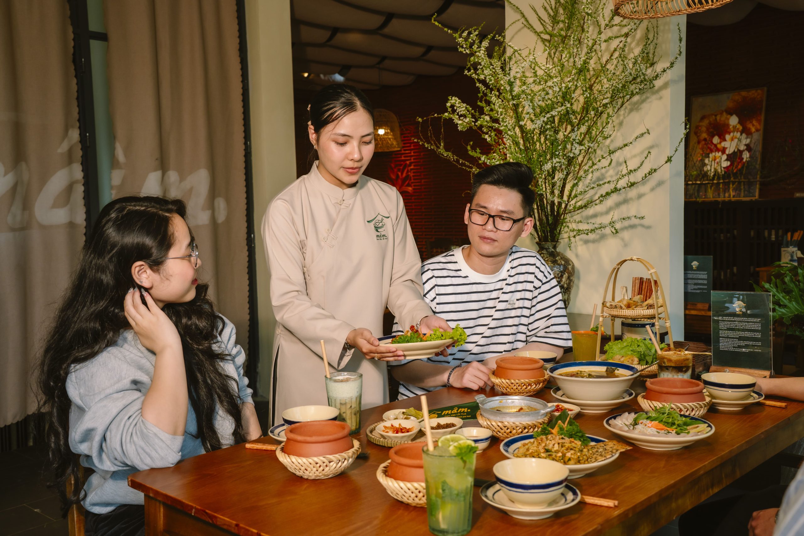Khám phá 5 nhà hàng cơm niêu Huế ngon - đi Huế phải thử đặc sản Huế 1 Khám phá 5 nhà hàng cơm niêu Huế ngon